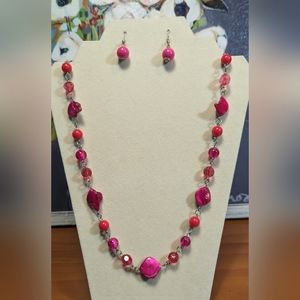 *5 for $25* Pink Vintage necklace with real shell and earrings